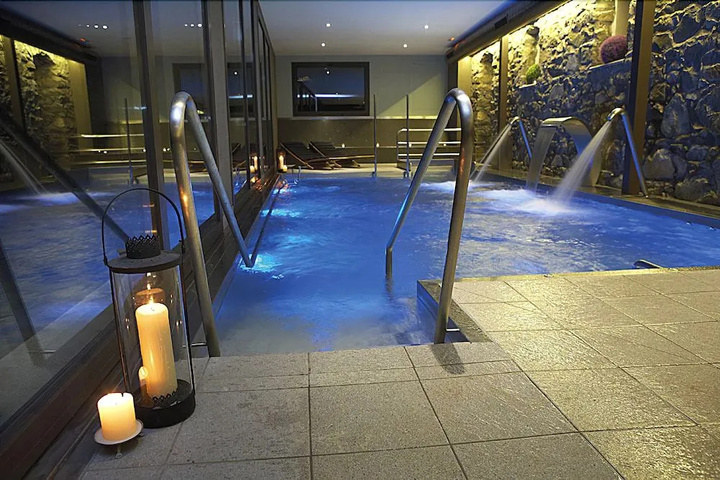 Pools & Facilities