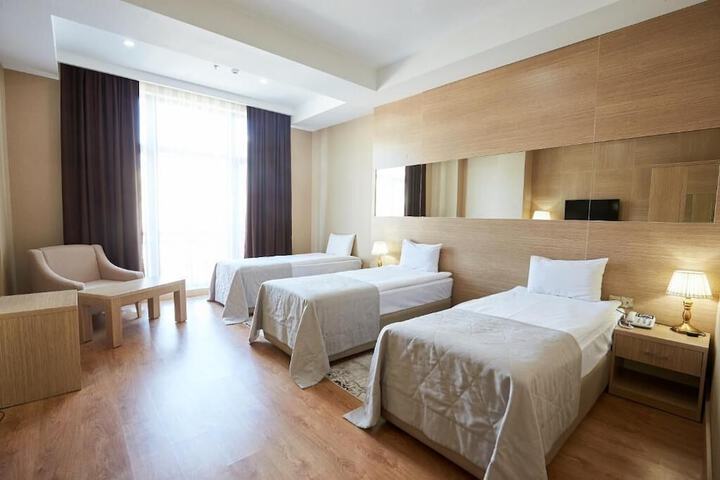 Room 12 of 30
