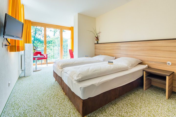 Room 2 of 44