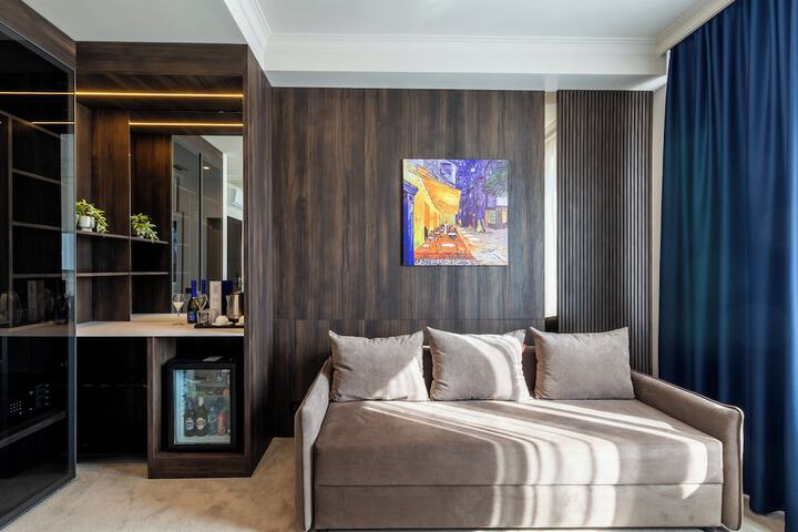 Room 43 of 98