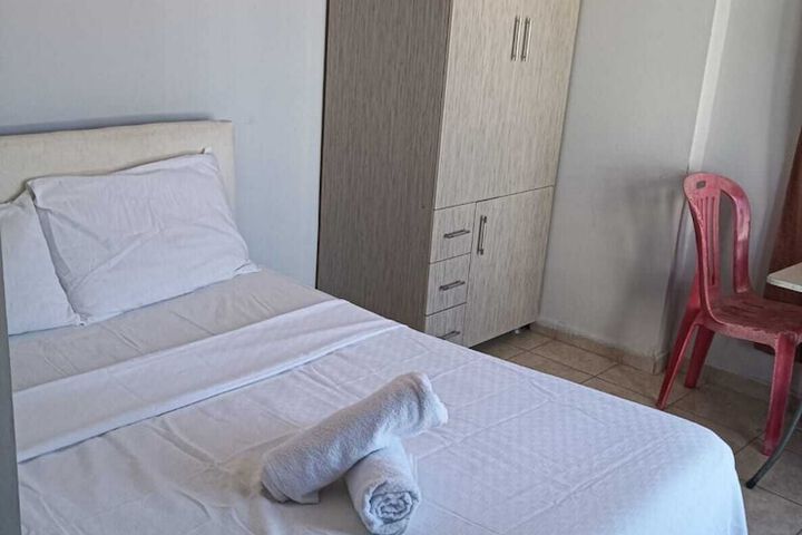 Room 3 of 27