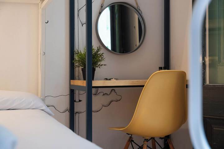 Room 6 of 31