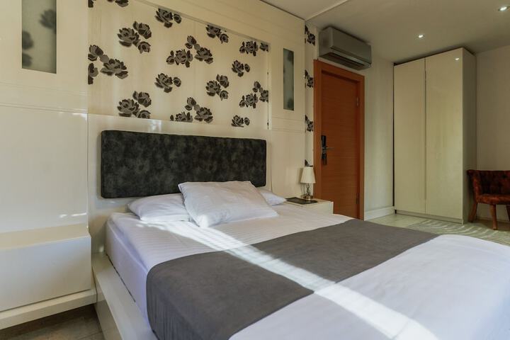Room 43 of 66