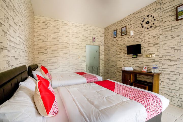 Room 8 of 27