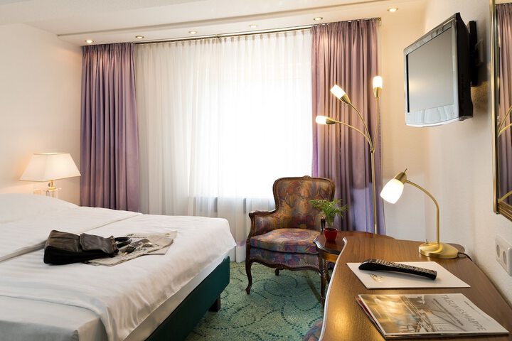 Room 4 of 59