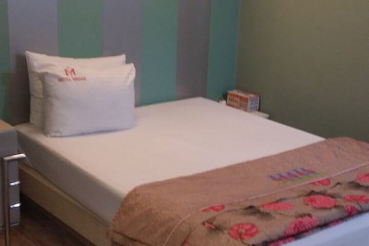Room 3 of 12