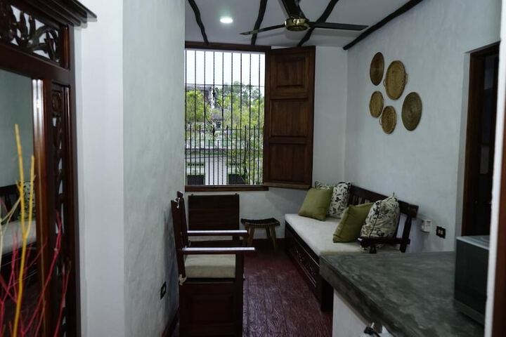 Room 4 of 37