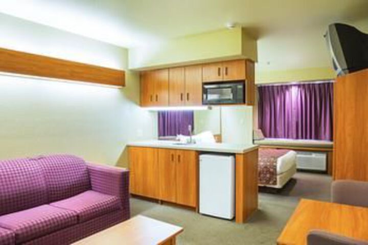 Room 17 of 30