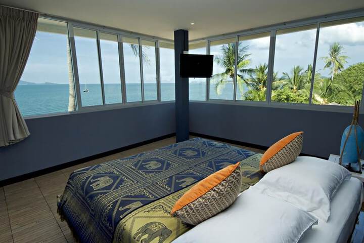 Room 7 of 30