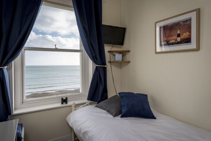 Room 5 of 53