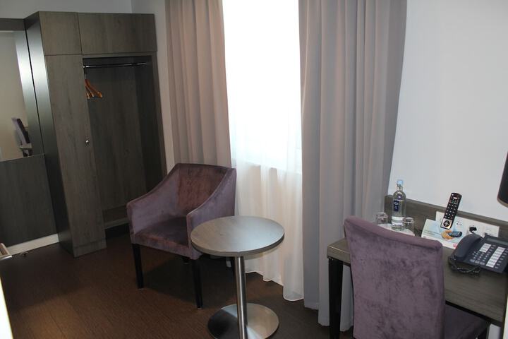 Room 21 of 47