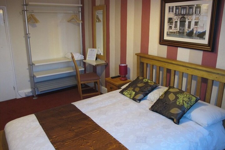 Room 14 of 27