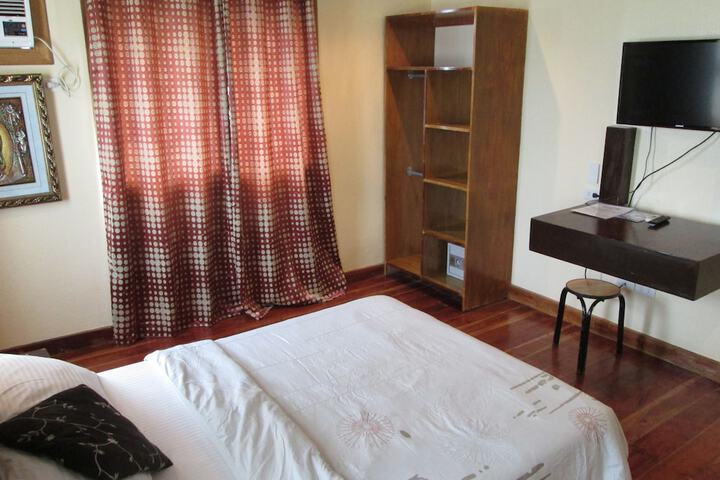 Room 5 of 34
