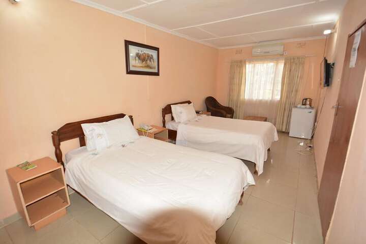 Room 10 of 34