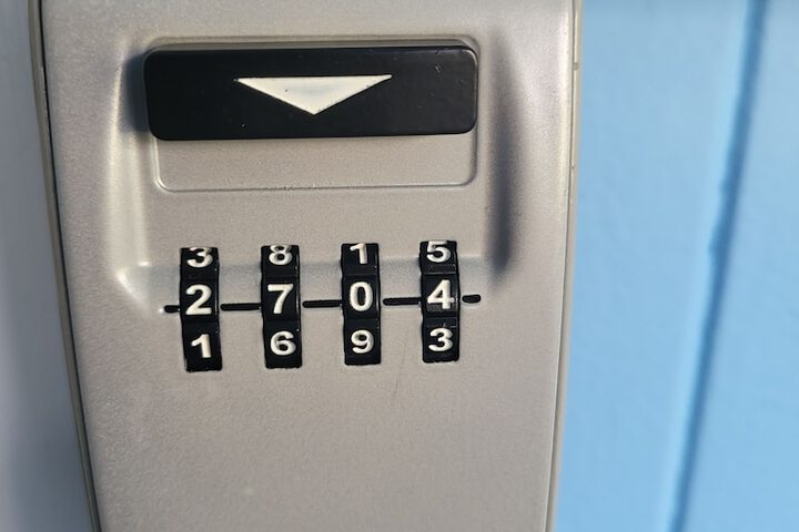 Room 105 of 222