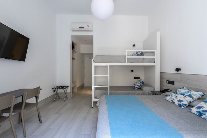 Room 6 of 89