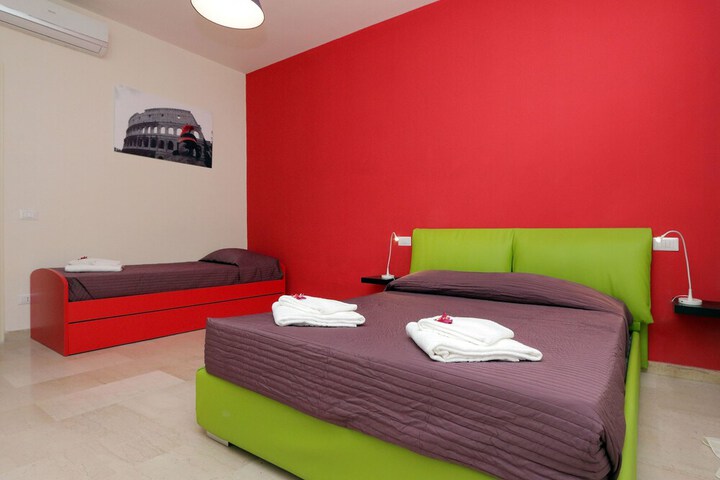 Room 13 of 30