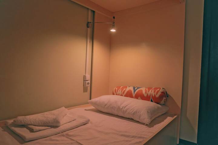 Room 8 of 13