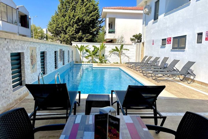 Pool 14 of 19