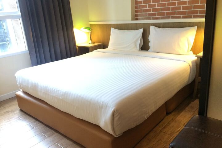 Room 6 of 44