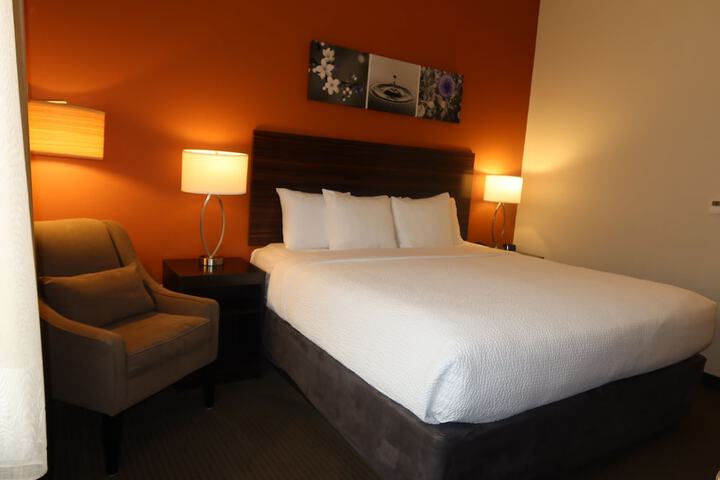 Room 10 of 28