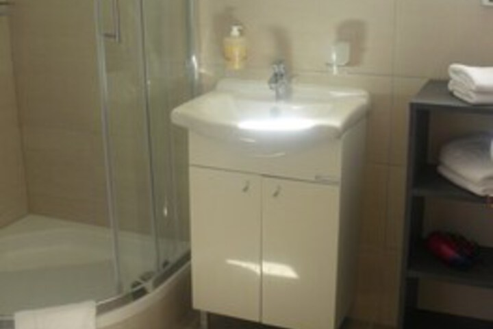 Room 12 of 63