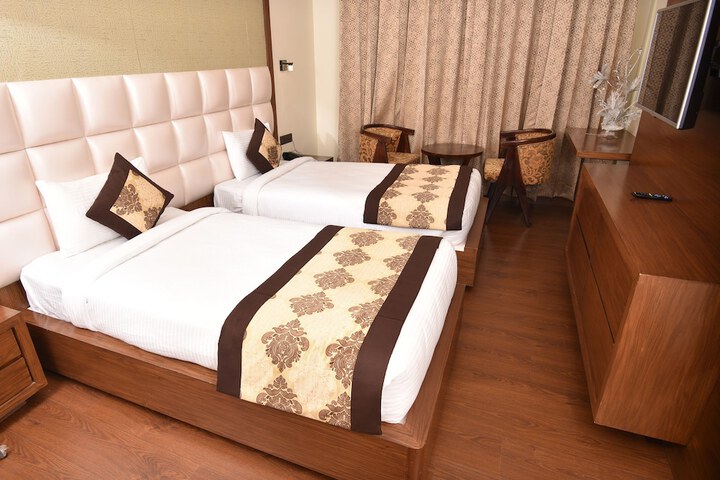 Room 6 of 31