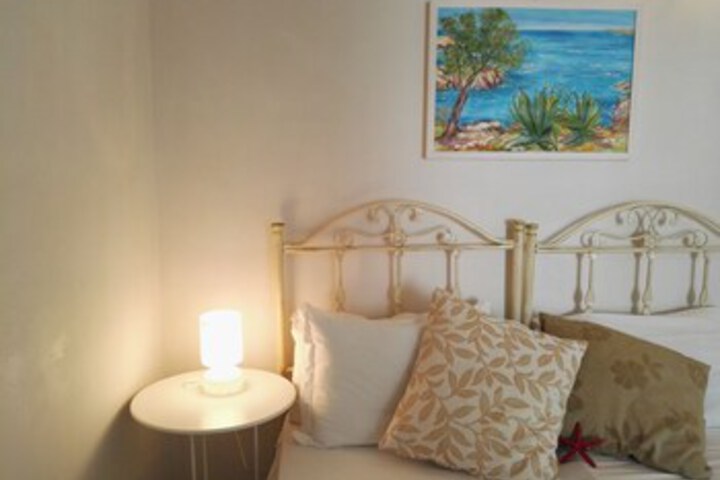 Room 21 of 32