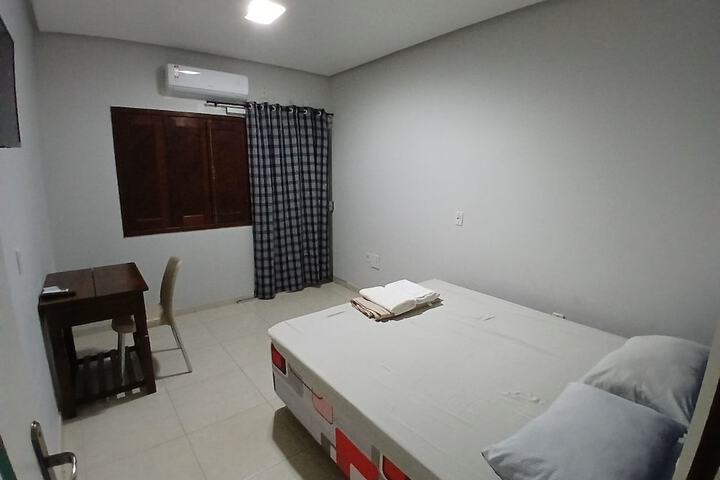 Room 4 of 8