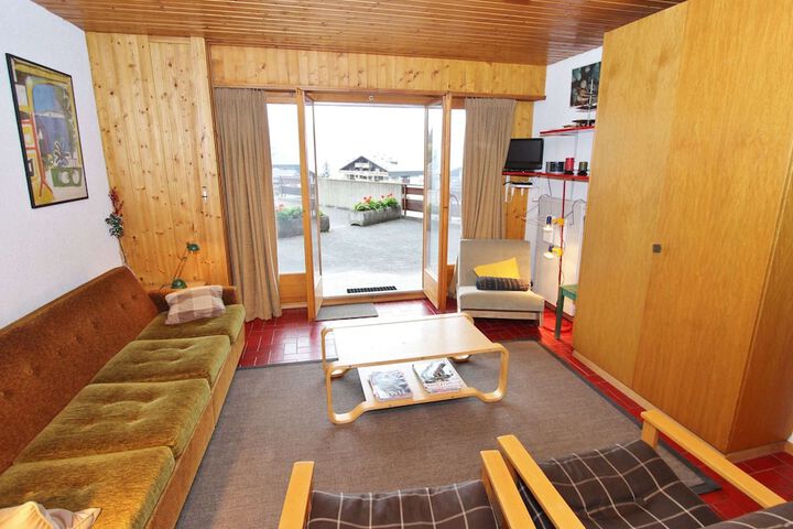 Room 4 of 38