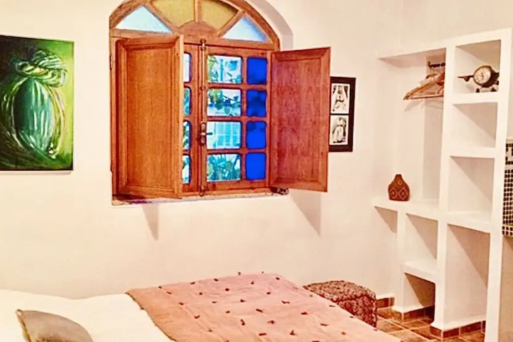 Room 6 of 15