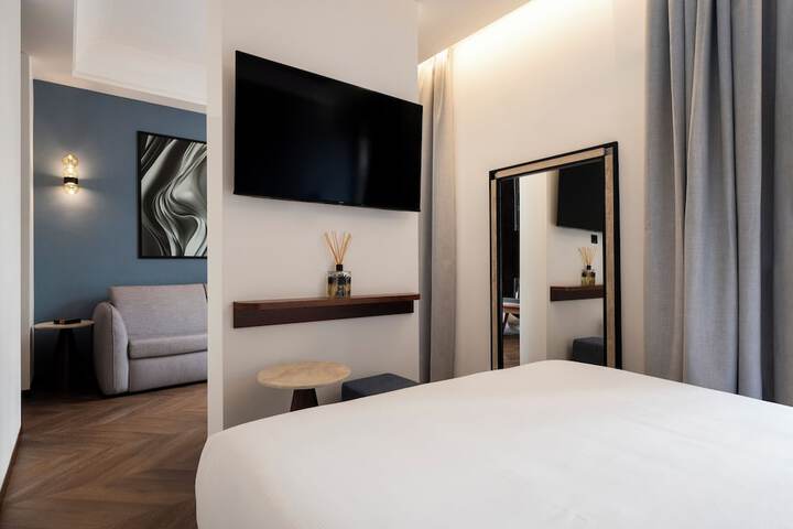Room 5 of 20