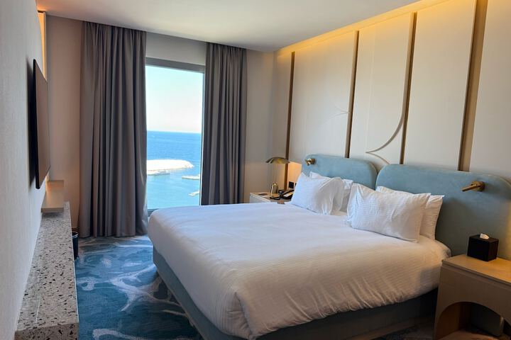 Room 19 of 83