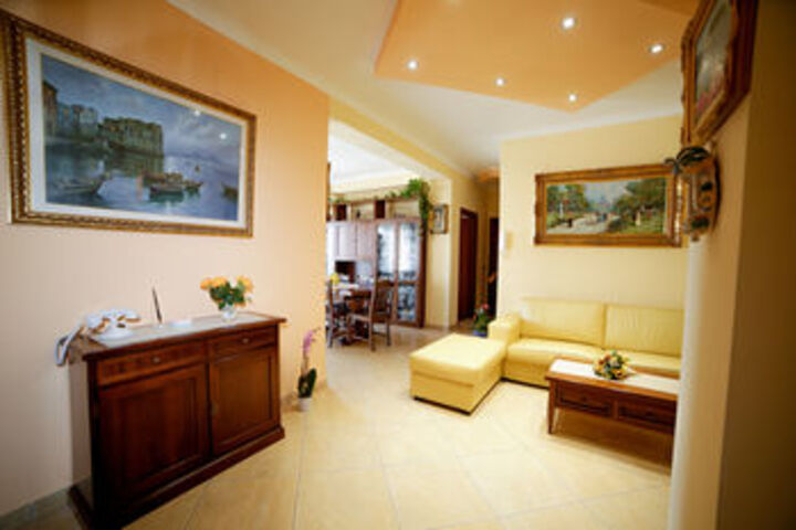 Room 16 of 18