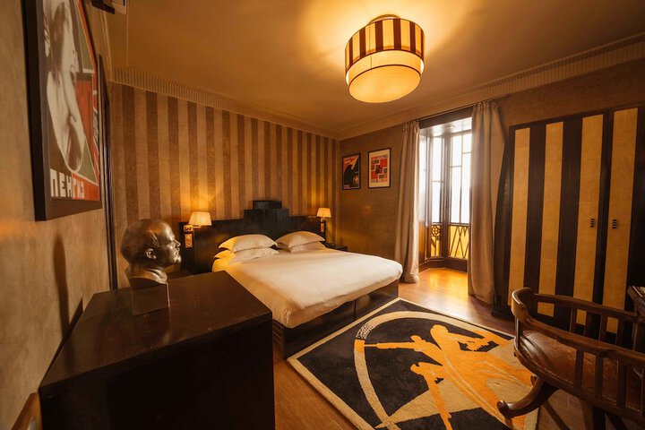 Room 11 of 42