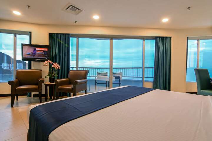Room 16 of 34