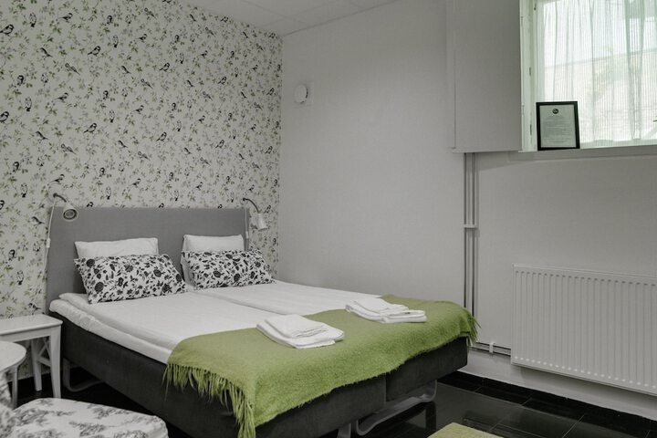 Room 3 of 53