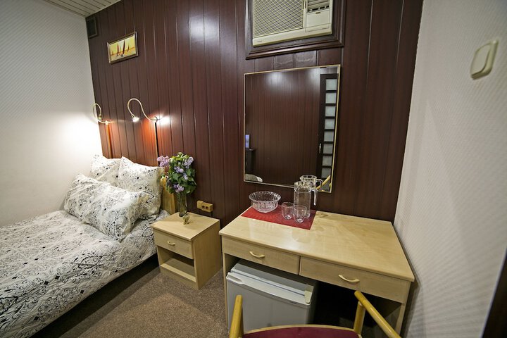 Room 22 of 37