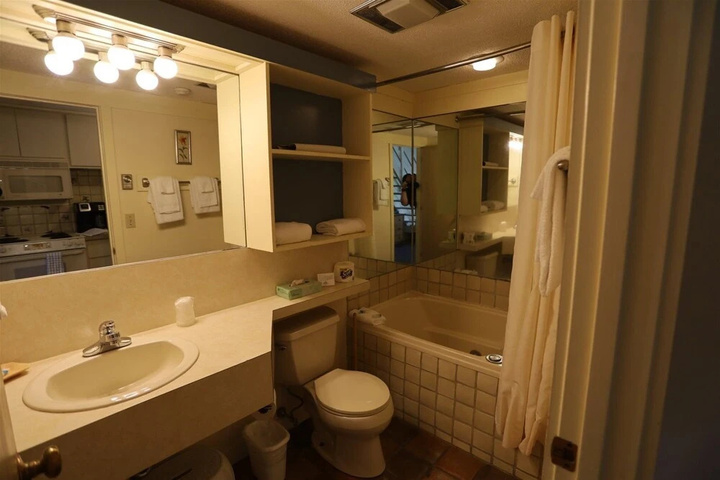Room 5 of 5