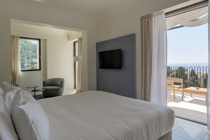 Room 4 of 74