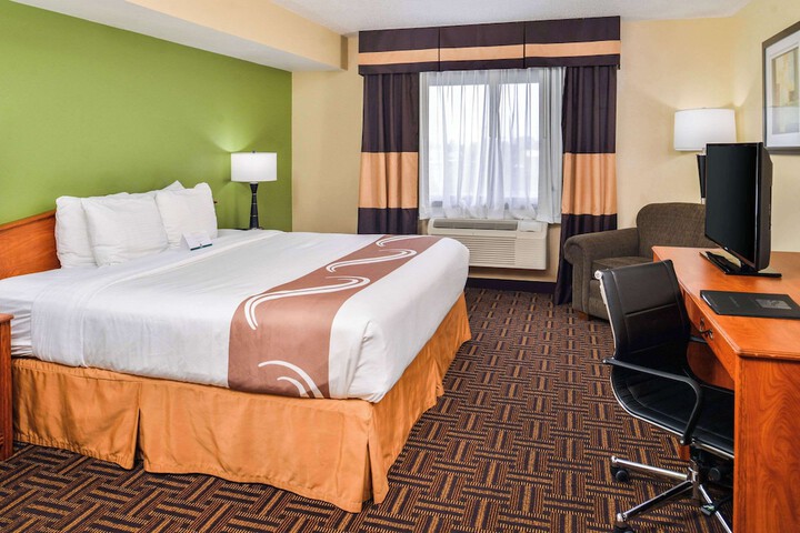 1 King Bed (14 of 21)