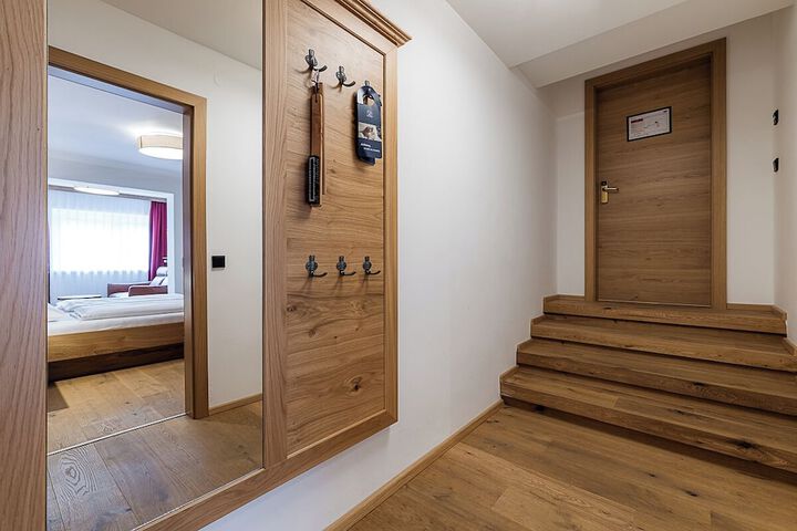 Room 70 of 199