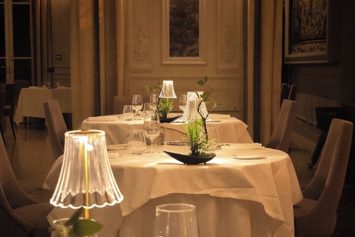 Dining 34 of 46