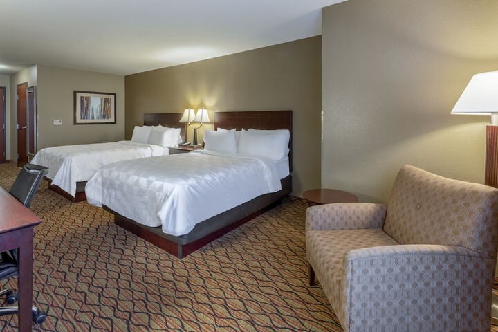 Standard 2 Queen Beds Accessible (24 of 31)