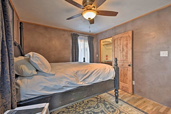 Room 6 of 25