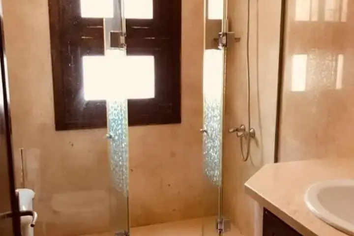 Room 5 of 8