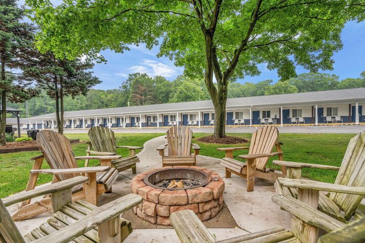 Hotel Exterior 97 of 109