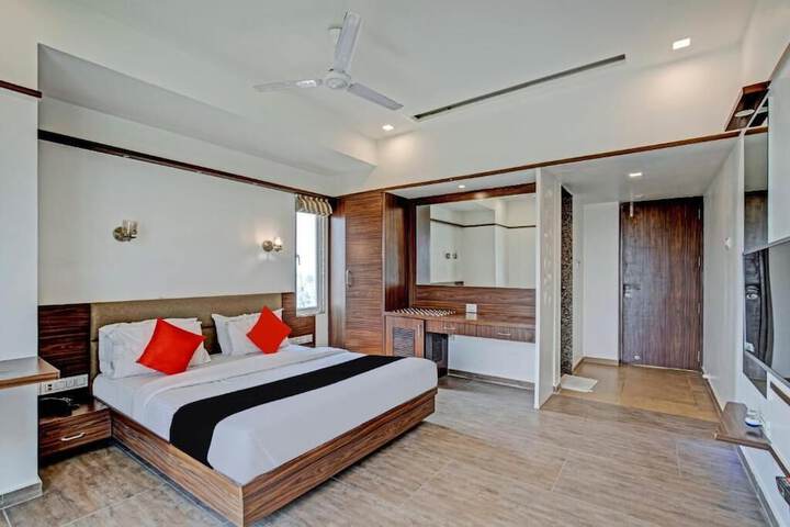 Room 4 of 20