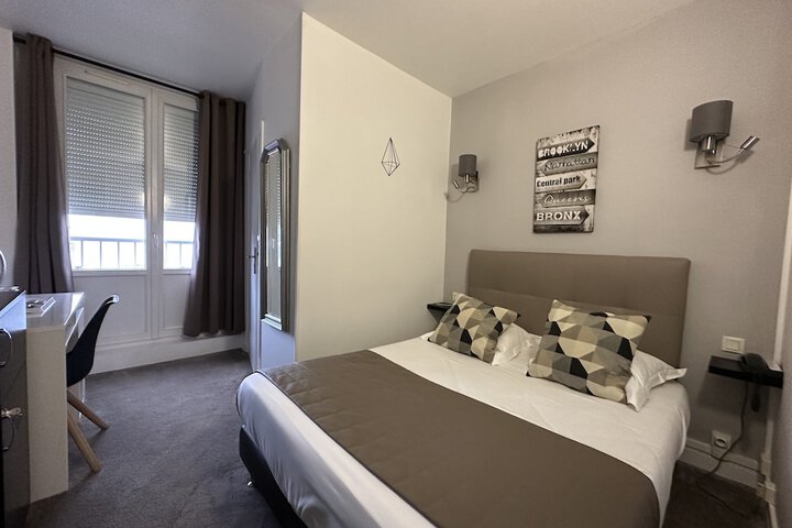 Room 11 of 35