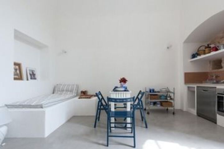 Room 12 of 16
